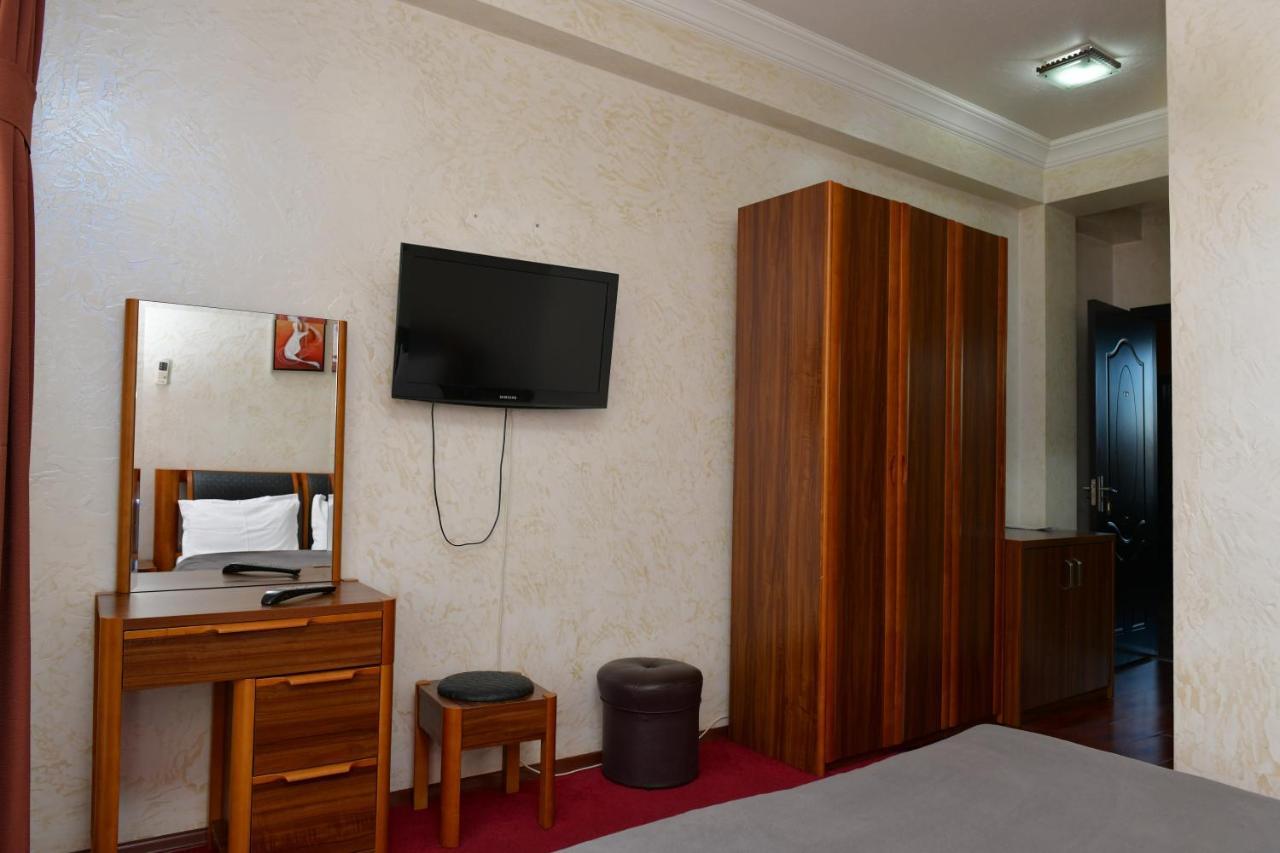 Antika Hotel Batumi Exterior foto